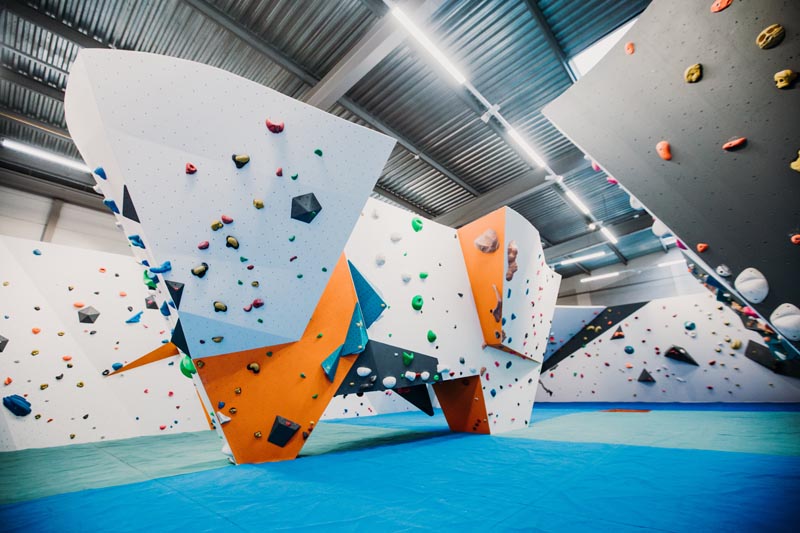 Experienced Climbers at Big Rock in Milton Keynes Experienced Climbers at Big Rock in Milton Keynes